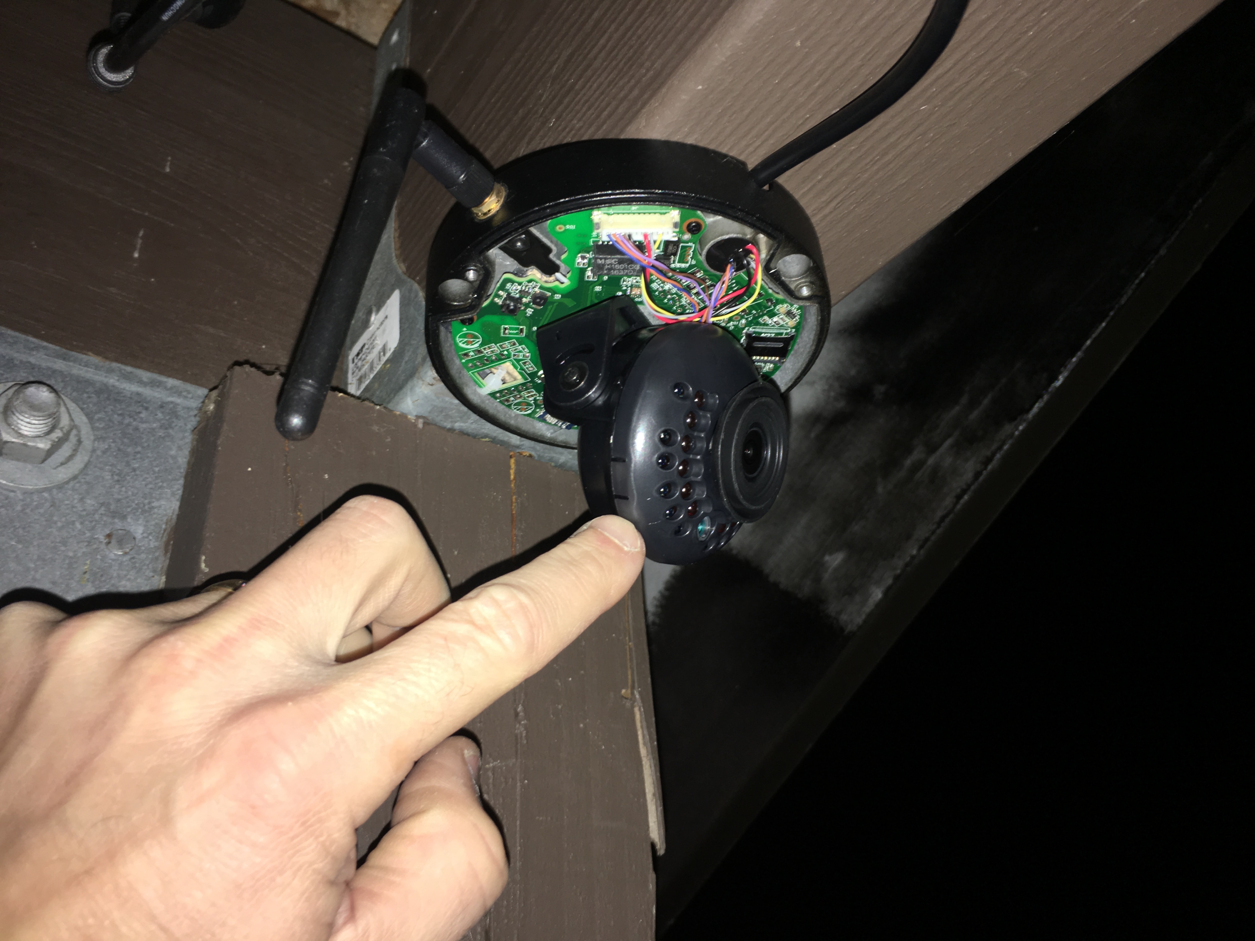 Rotate Dome camera lens to change aspect ratio orientation